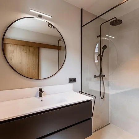 104 By Alps Apartment